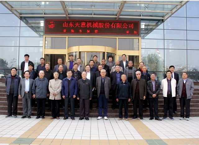 兗州區(qū)人大、政協(xié)領(lǐng)導(dǎo)蒞臨天意機(jī)械參觀考察
